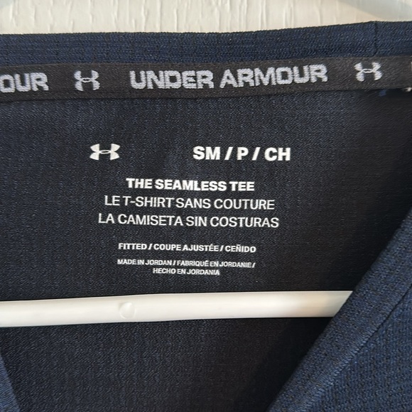 Men’s Small Under Armour Navy Blue Seamless Tee - Picture 3 of 4